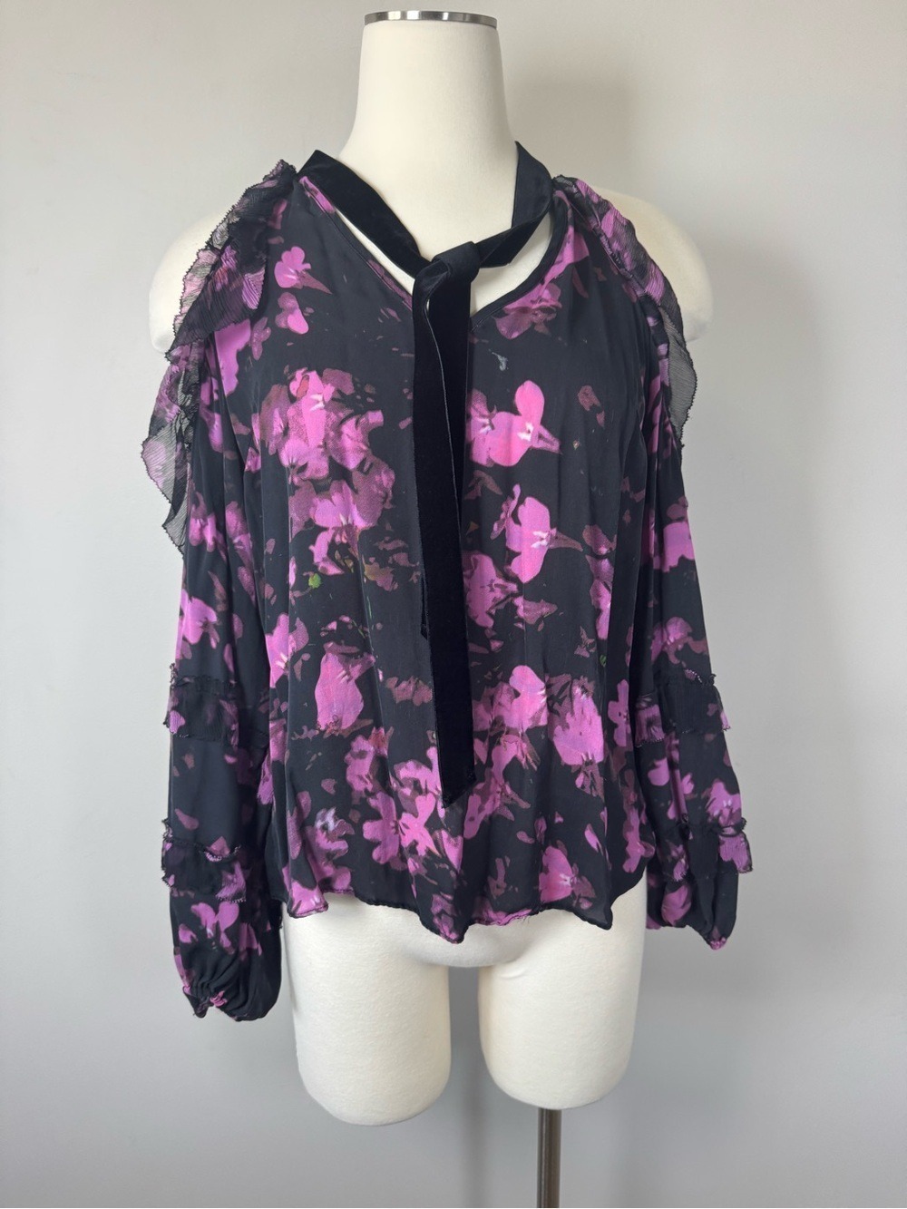 Parker Silk Blouse with Purple Floral Print and Velvet Neck Tie. Small